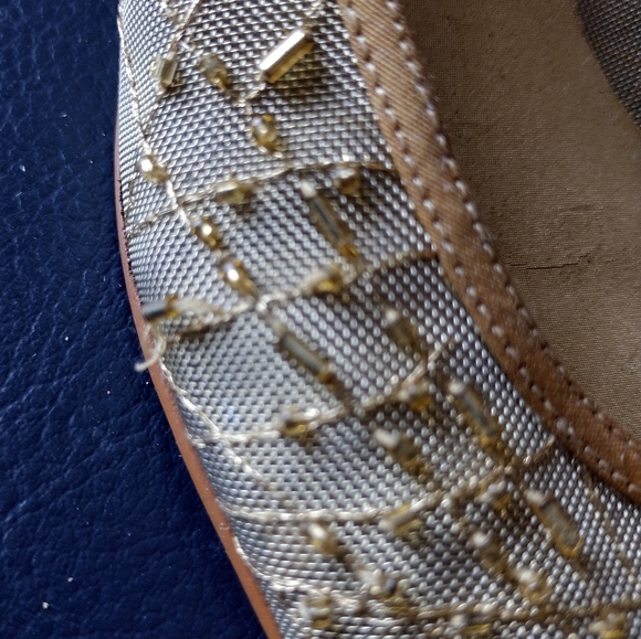 GOLD BEADED DRESS SHOES - Picture 9 of 12